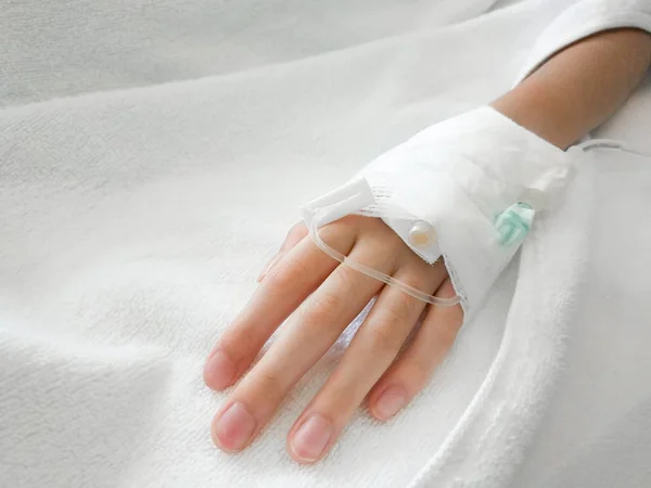 Kinderhand Zur Unterstützung Krankenhaus Mit Mullbinden Umwickelt Mit Platz Für — Stockfoto