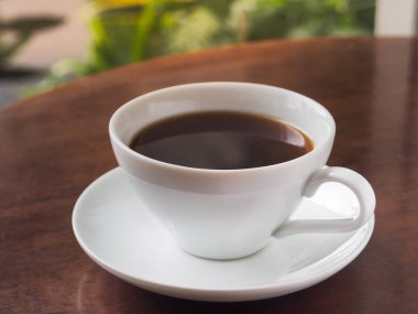  Bir fincan sıcak americano kahvesi veya sıcak espresso kahvesi. 