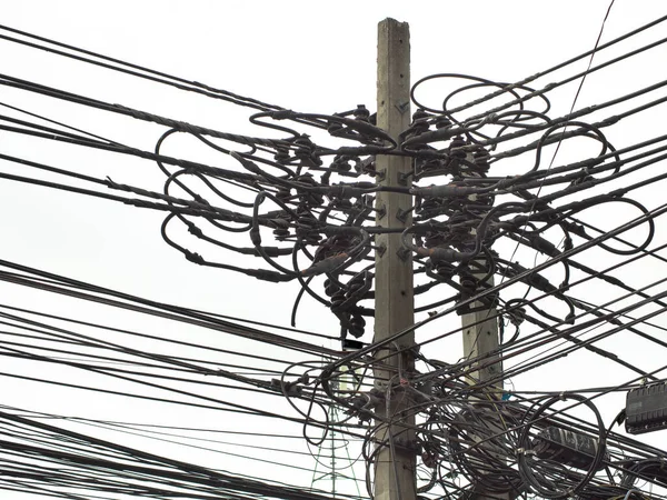Sok Elektromos Kábel Vezeték Telefon Ctv Villanypóznán Káosz Kábelek Vezetékek — Stock Fotó