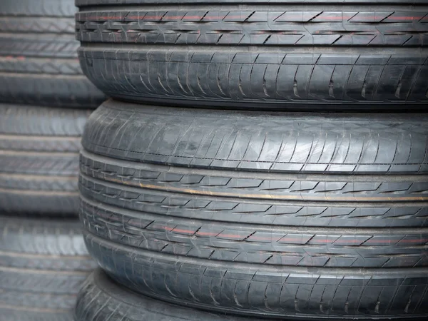 Cierre Neumáticos Coche Nuevo Neumáticos Para Venta Una Tienda Neumáticos — Foto de Stock