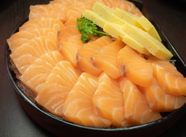 Frisches Sashimi Lachsfilet Einer Schüssel Japanisches Gericht Mit Gemüse Selektiver — Stockfoto