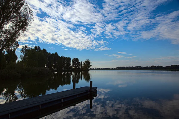 Гавань Озера Закате Небом Брошенным Воду — стоковое фото