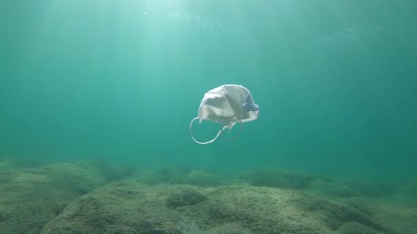 Podvodní Záběr Masky Ppe Plovoucí Čisté Čisté Mořské Vodě Která — Stock video