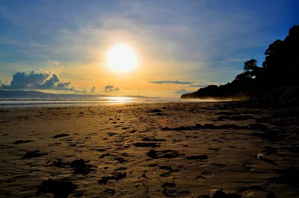 Puesta Sol Una Playa Ventosa Costa Oriental India — Foto de Stock