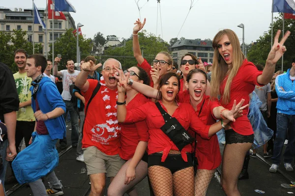 ZURICH, SWITZERLAND - AUGUST 14, 2010: 19th Street Parade in Zurich. — 图库照片