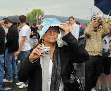 ZURİH, SWitzerland - 14 AĞUSTOS 2010: 19. Sokak Geçidi.