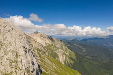 Granan sasso italy abruzzo 'nun dağlık bölgesindeki korno piccolo' nun havadan görünüşü.