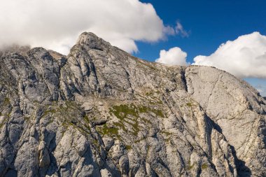 Granan sasso sasaly abruzzo 'nun dağlık bölgesindeki korno pikolo' nun havadan yakından görüntüsü.