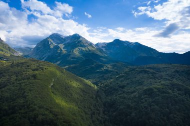 Granan sasso italy abruzzo 'nun dağ bölgesinde panoramik hava manzarası