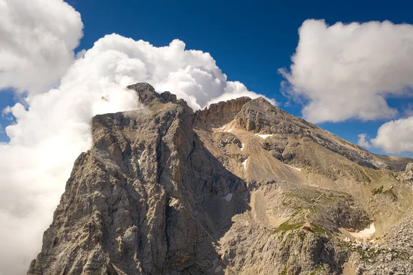 Vista Aérea Del Corno Grande Envuelto Nubes Zona Montañosa Gran —  Fotos de Stock