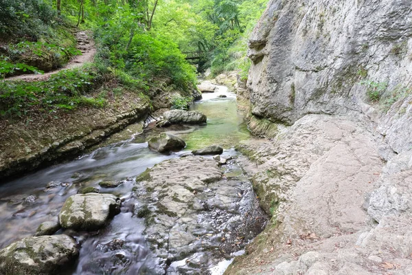 Bro Över Orfento Floden Innanför Majella Bergskomplex Abruzzo Italy — Stockfoto