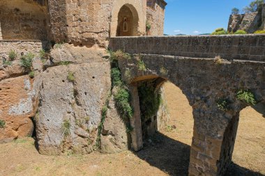 Tunus Maremması 'ndaki Ortaçağ Şatosu Masonluk Köprüsü