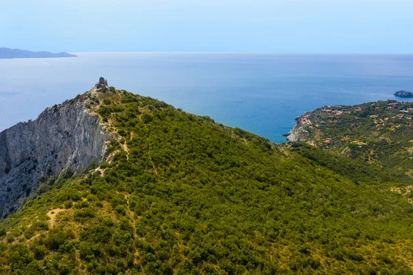 Toskana Maremması 'ndaki Monte Argentario' nun deniz manzarası.