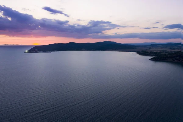 Tuscany 'nin Grosseto ilindeki Talamone kıyı kasabasının hava manzarası