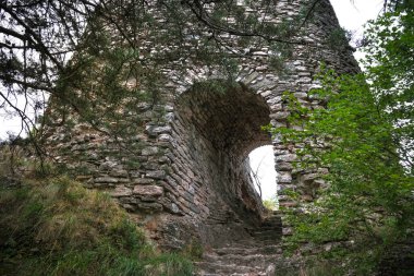Gubbio umbria italyan kalesinde güçlendirilmiş antik ortaçağ erişimi