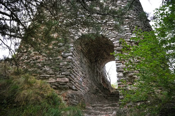 Gubbio umbria italyan kalesinde güçlendirilmiş antik ortaçağ erişimi