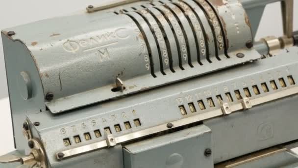 古いソ連の機械計算機追加マシン4k — ストック動画