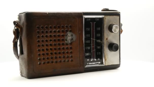Oude Sovjet-Vintage radio-ontvanger 4k — Stockvideo