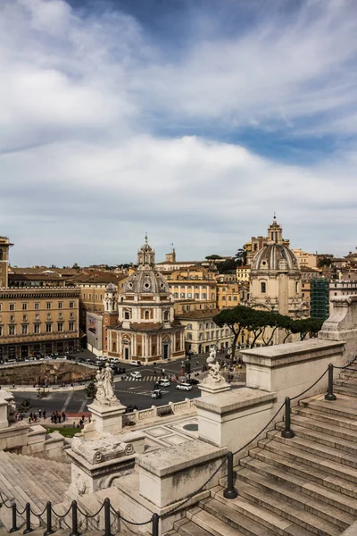 Roma 'daki efsanevi Trevi çeşmesi.