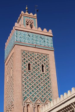 Fez, Medina 'daki deri üretim noktasında el yapımı renkli parçalar bulunan deri mağazası.