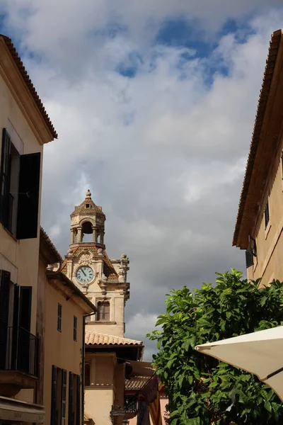 Kirche Mit Uhr Der Hauptstraße Von Alcudia Mallorca Spanien — Stockfoto