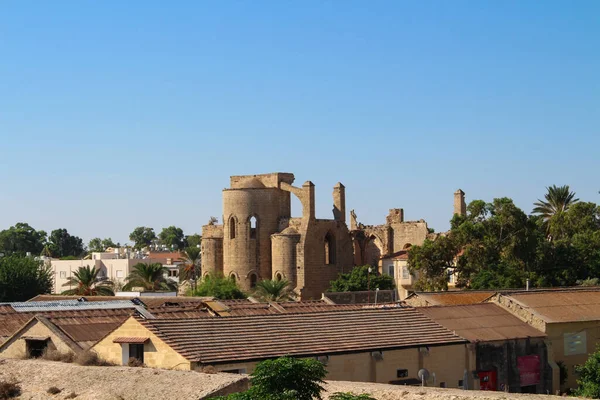 Famagusta ve Katedral 'in manzarası. Peter ve Paul Sinan Paşa Camii. Kıbrıs.