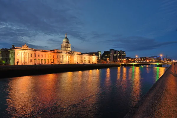 Anpassade House Dublin Irland Sommarnatten — Stockfoto
