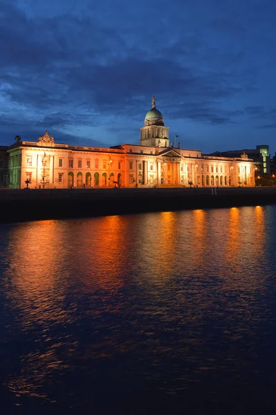 Custom House Dublin Irsko v noci — Stock fotografie