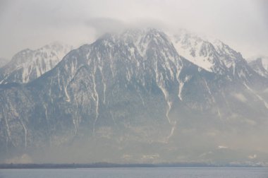 Cenevre Gölü görünümünü kara sevdanın.