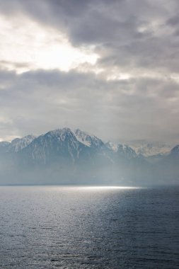 Gölde gri bir gün.