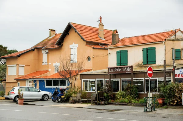 サントロペ フランス 2018 道路で小さなレストラン 建築とヨーロッパの南の都市の種類 — ストック写真