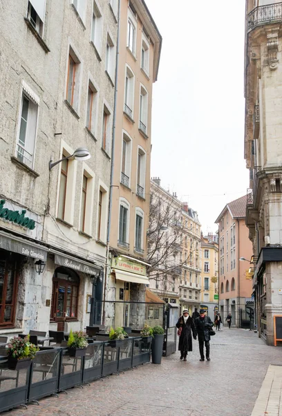 Grenoble França Fevereiro 2018 Pessoas Descer Rua Arquitetura Tipos Cidades — Fotografia de Stock