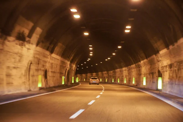 Conduite Voiture Travers Les Tunnels Montagne — Photo