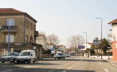 Provence, Fransa - 25 Şubat, 2018. Yollar ve şehir otomobili üzerinden görüntülemek.