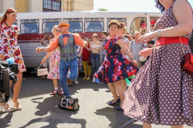 St. Petersburg, Rusya - 26 Mayıs, 2018. Retro göster grubunda, St. Petersburg şehir gün tatil.