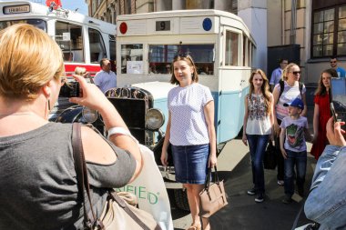 St. Petersburg, Rusya - 26 Mayıs, 2018. Yolcu ve kişisel retro ulaşım, St. Petersburg şehir günü geçit töreni.