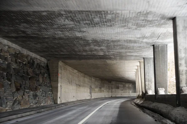 Conducir Coche Través Túneles Montaña — Foto de Stock