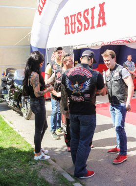 St. Petersburg, Rusya - 26 Mayıs, 2018. Bir tatil günü motorlu gemi St. Petersburg şehrin.