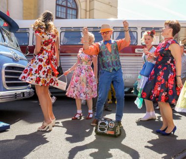 St. Petersburg, Rusya - 26 Mayıs, 2018. Retro göster grubunda, St. Petersburg şehir gün tatil.