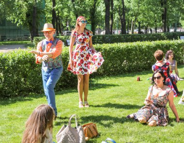 St. Petersburg, Rusya - 26 Mayıs, 2018. Retro göster grubunda, St. Petersburg şehir gün tatil.