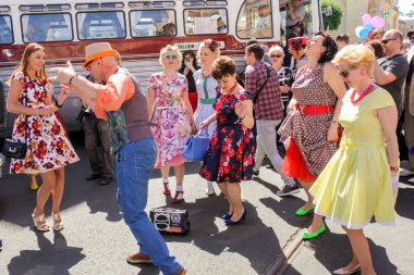 St. Petersburg, Rusya - 26 Mayıs, 2018. Retro göster grubunda, St. Petersburg şehir gün tatil.