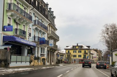 Montreux, İsviçre - 3 Mart, 2018. Yollar ve şehir otomobili üzerinden görüntülemek.
