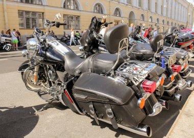 St. Petersburg, Rusya - 4 Ağustos, 2018. Yıllık Harley Davidson Motofestival mimar Rossi sokakta ve Ostrovsky Meydanı'na St Petersburg.