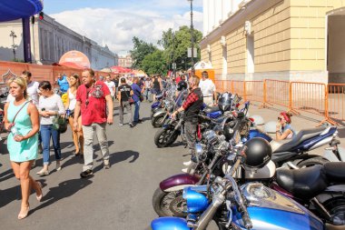 St. Petersburg, Rusya - 4 Ağustos, 2018. Yıllık Harley Davidson Motofestival mimar Rossi sokakta ve Ostrovsky Meydanı'na St Petersburg.
