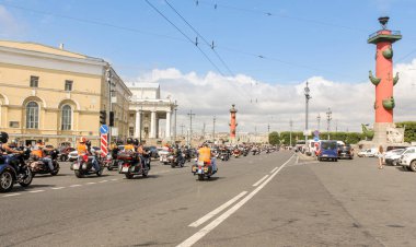 St. Petersburg, Rusya - 4 Ağustos, 2018. Geçit töreni Harley Davidson içinde tarihi merkezi St. Petersburg.