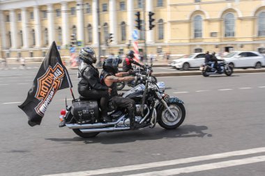 St. Petersburg, Rusya - 4 Ağustos, 2018. Geçit töreni Harley Davidson içinde tarihi merkezi St. Petersburg.