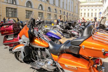St. Petersburg, Rusya - 4 Ağustos, 2018. Yıllık Harley Davidson Motofestival mimar Rossi sokakta ve Ostrovsky Meydanı'na St Petersburg.