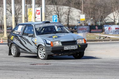 St. Petersburg, Rusya - 14 Nisan, 2018. Kentsel motor St. Petersburg'da yarış spor yarışmaları.