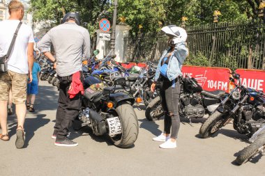 St. Petersburg, Rusya - 4 Ağustos, 2018. Yıllık Harley Davidson Motofestival mimar Rossi sokakta ve Ostrovsky Meydanı'na St Petersburg.