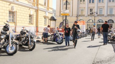 St. Petersburg, Rusya - 4 Ağustos, 2018. Yıllık Harley Davidson Motofestival mimar Rossi sokakta ve Ostrovsky Meydanı'na St Petersburg.